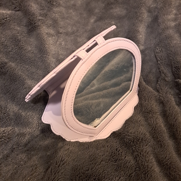 3/$60 🌸 Sumikko Gurashi Foldable Mirror - Picture 5 of 5